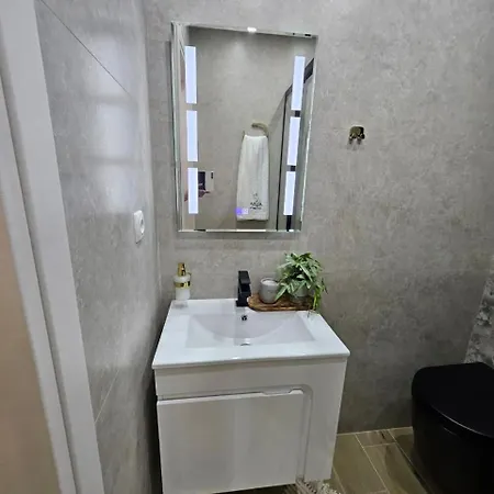 Agora Luxury 9 Loutráki
